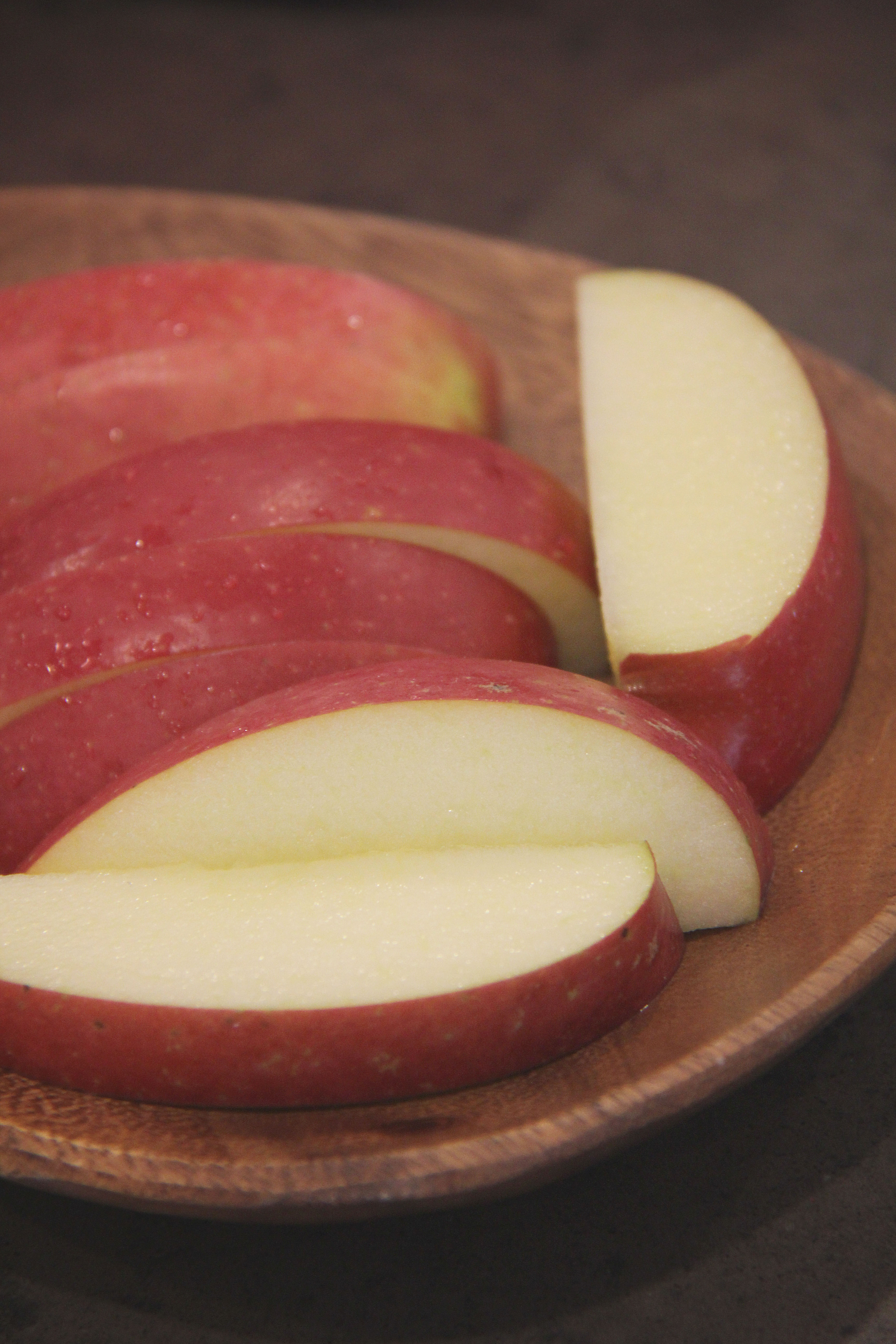 cut organic apples