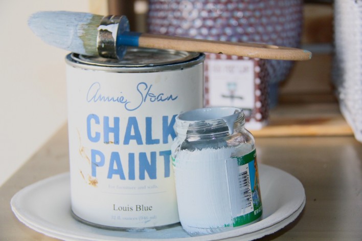 annie sloan chalk paint stored in baby fod jar