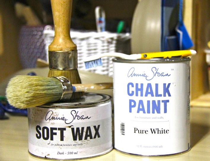 annie sloan chalk paint pure white and dark wax