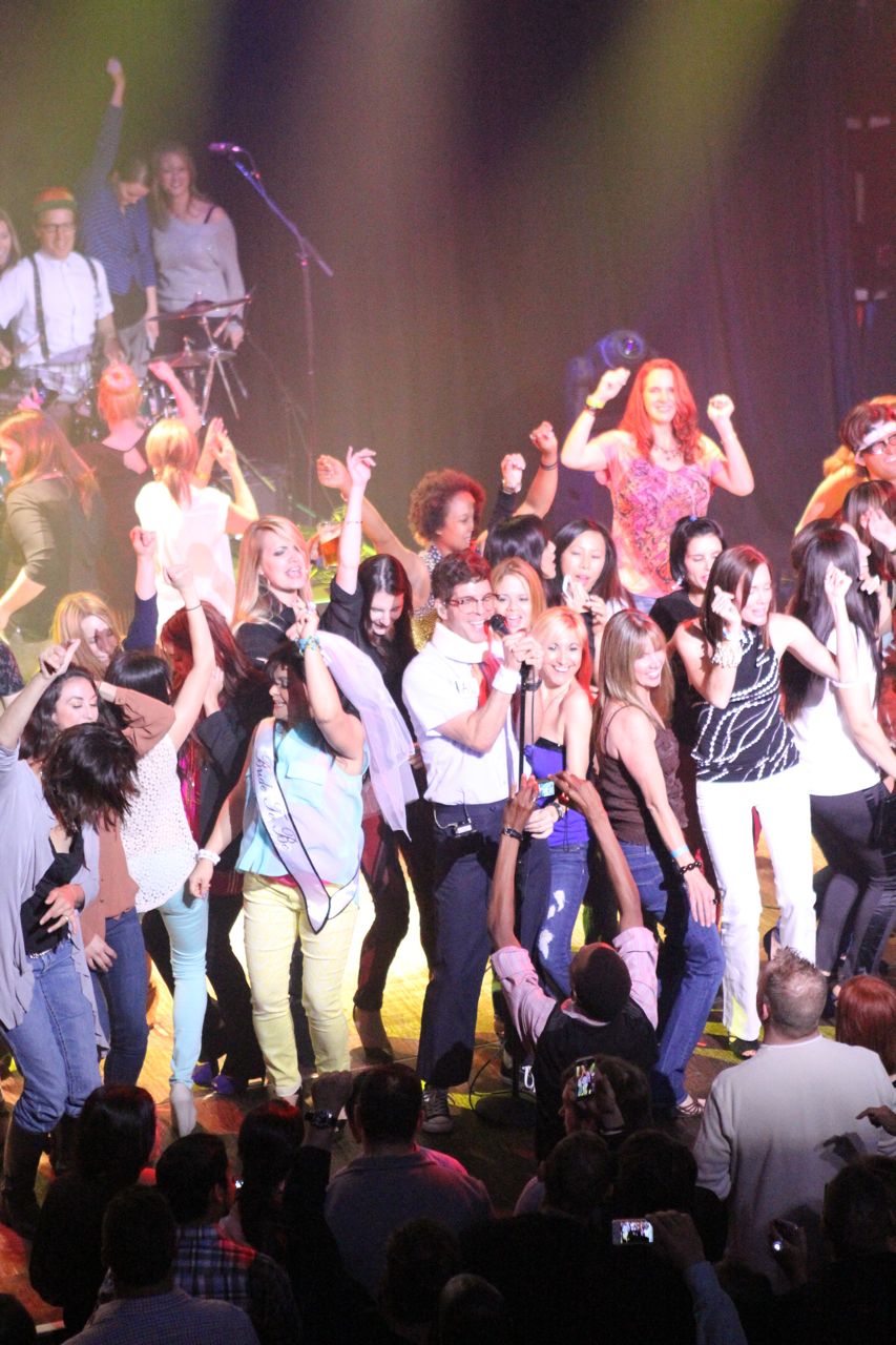 BlissDom bloggers on stage with Spazmatics