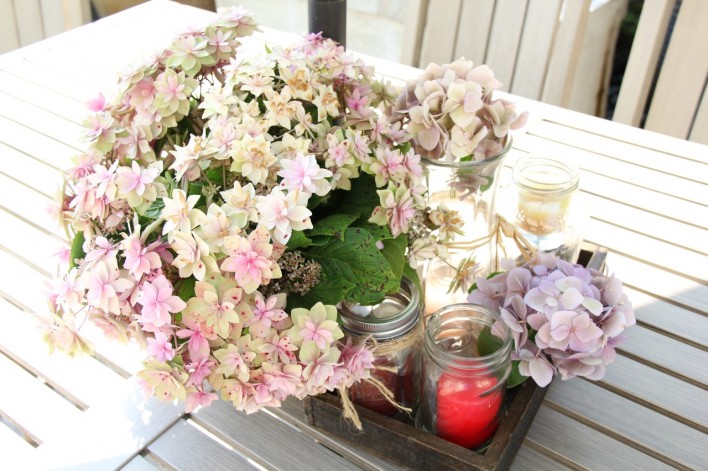 hydrangea and mason jar summer tablescape