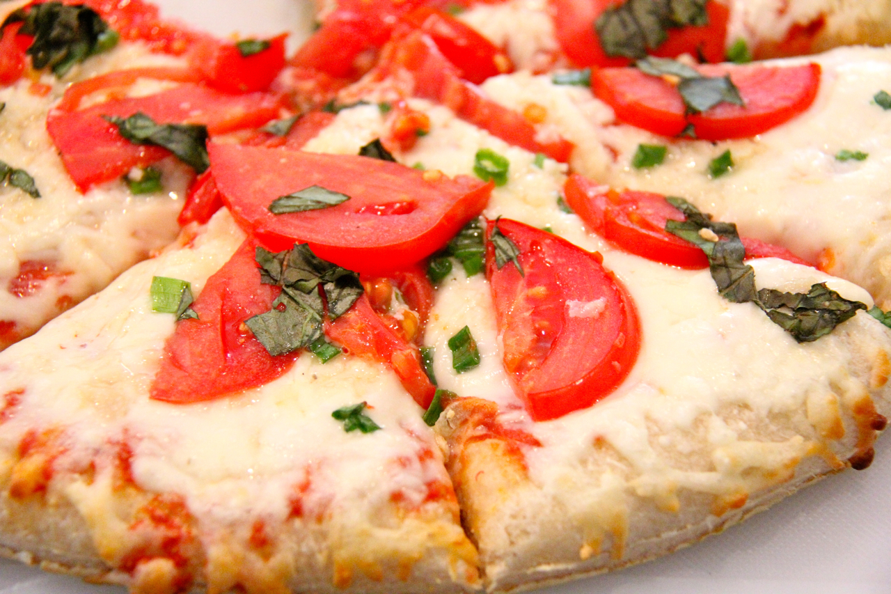 cheese, tomato and basil pizza