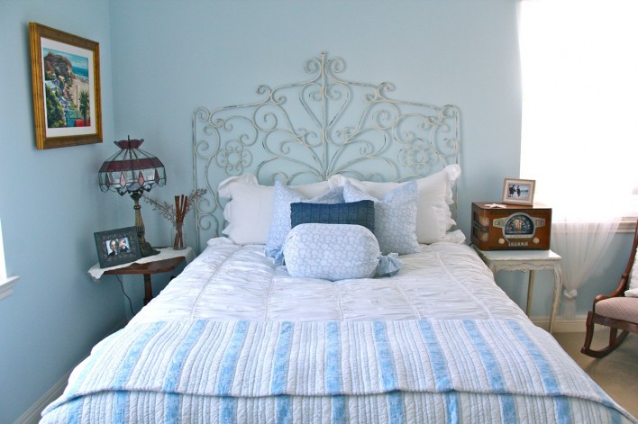 shabby chic room with dyed chalk paint pillows