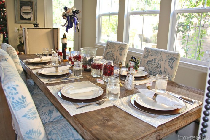 rustic Christmas dining table setting