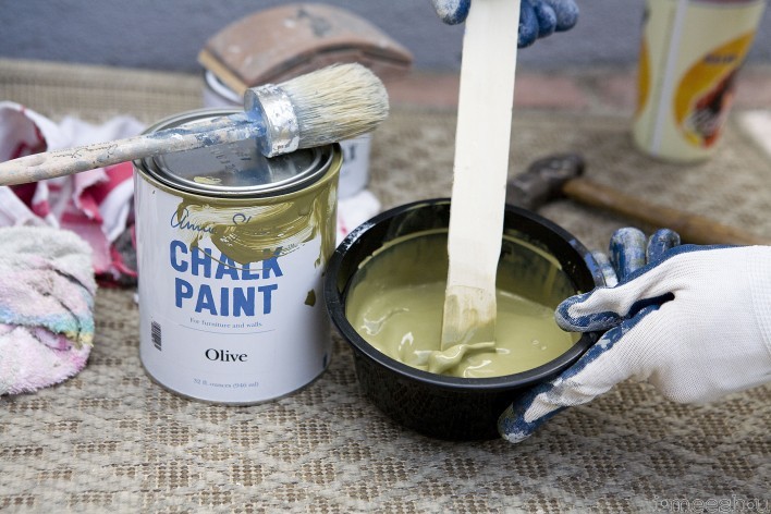 Annie Sloan Olive paint and brush