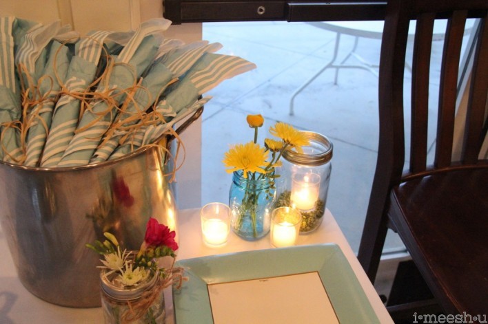 mason-jar-candles-flowers-utensils-napkins
