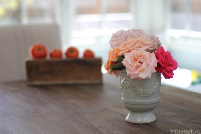 flowers-farm-style-table-setting